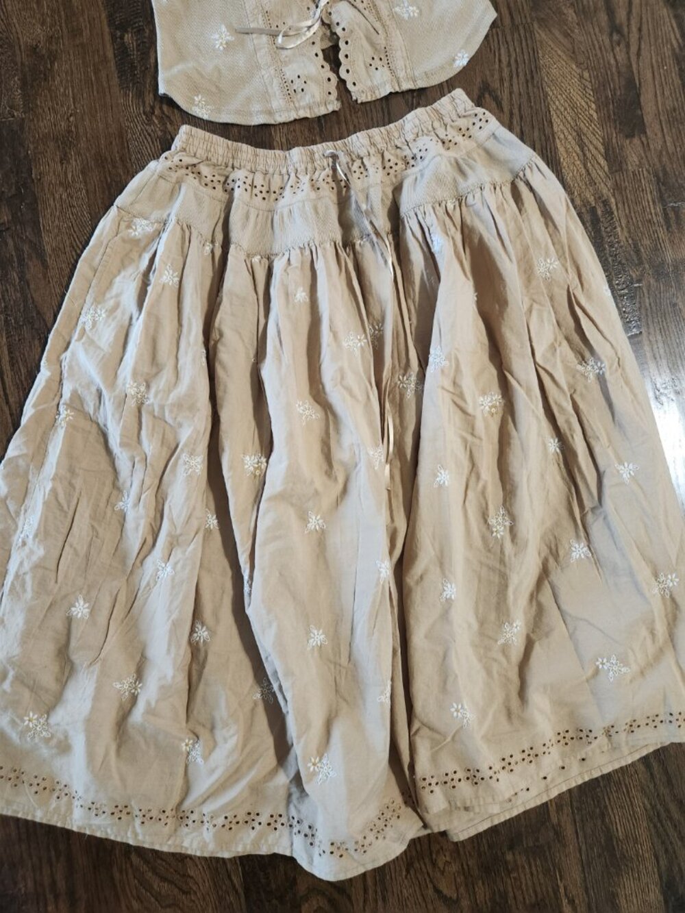 Free People NWOT Gesibelle Set Top/Skirt in Floral Taupe Eyelet detail medium - Picture 9 of 9